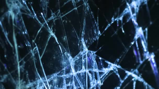 Macro Video Cristal Agrietado Smartphone Iluminado Por Luz Led Grietas — Vídeos de Stock
