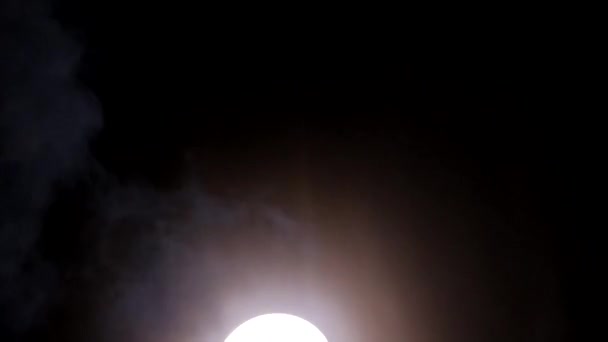 Lua Cheia Noite Com Nuvens Espessas Tempo Queda Céu Noturno — Vídeo de Stock
