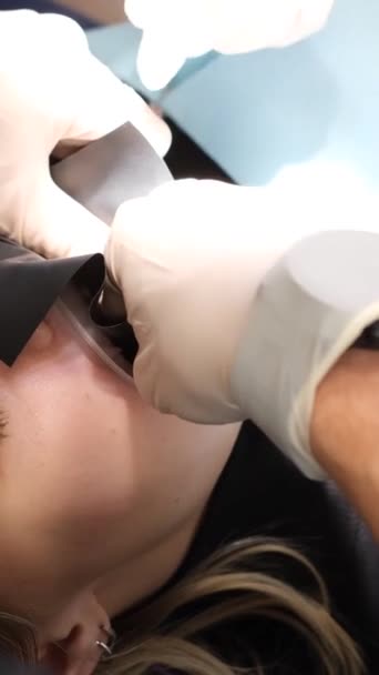 Пациентка Стоматологическом Кресле Время Лечения Зубов Вид Сверху Время Лечения — стоковое видео