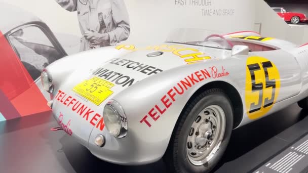 Muzeum Porsche Wystawa Samochodów Wyścigowych Samochód Imponujących Cechach Stuttgart Niemcy — Wideo stockowe