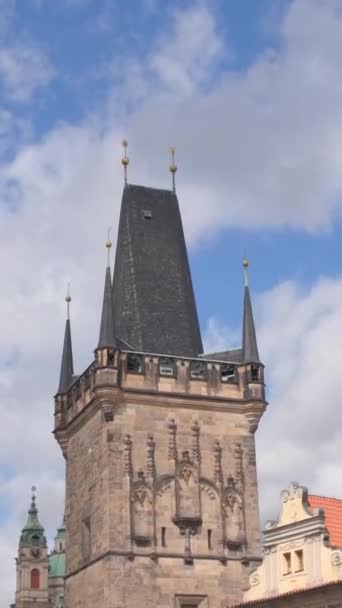 Estatuas Cristianas Puente Carlos Praga Parte Histórica Ciudad Vídeo Vertical — Vídeos de Stock