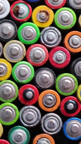 Grande Número Baterias Recarregáveis Vários Formatos Conceito Lixo Perigoso Vídeo — Vídeo de Stock