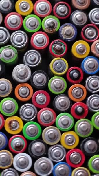 Bateria Alcalina Com Corrosão Ferrugem Usadas Conceito Lixo Perigoso Vídeo — Vídeo de Stock