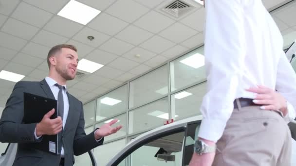 Young Man Woman Consulting Car Dealership Manager New Car Model — Stock Video