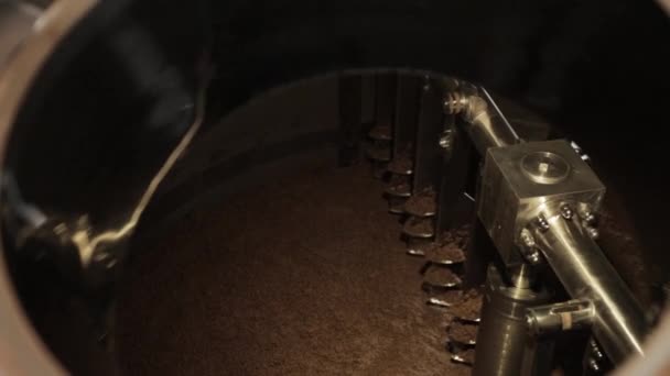 Процес Бродіння Пива Змішування Ячменю Бочці — стокове відео