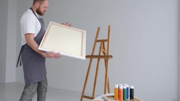 Twórczy Artysta Maluje Twórczy Obraz Płótnie Proces Malowania Warsztacie Artysta — Wideo stockowe