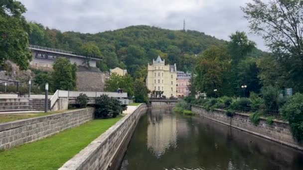 Ett Vackert Slott Karlovy Vary Turist Tjeckien — Stockvideo