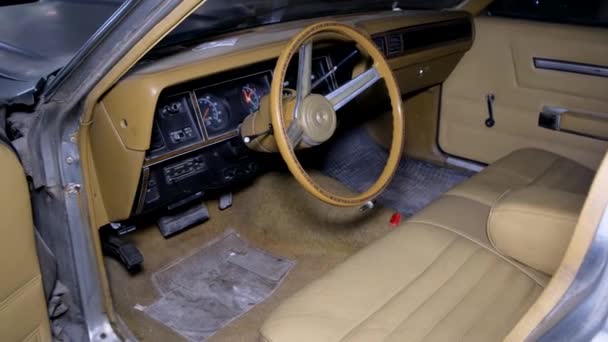 Eski Bir Amerikan Arabasının Içi Çok Güzel — Stok video