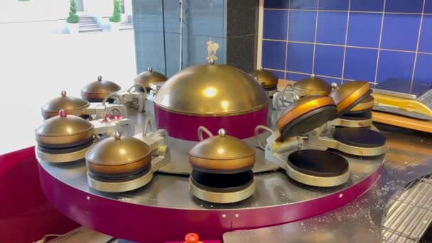 Macchina Cuocere Pancake Karlovy Vary Repubblica Ceca — Video Stock