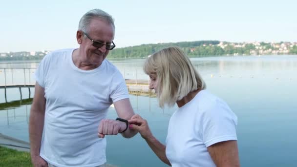 Senior Couple Doing Sports Outdoors Sunrise Fitness Classes Together Healthy — Stock Video