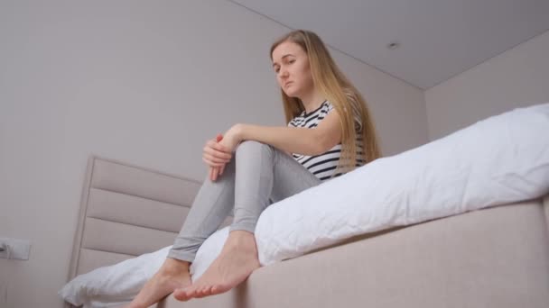 Paniekaanvallen Bij Een Jonge Vrouw Depressie Vermoeidheid — Stockvideo