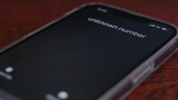 Masadaki Cep Telefonu Çalıyor Ödeyen Veznedar Bilinmeyen Çağrı — Stok video