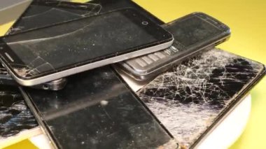 Cep telefonlarının tamiri. Akıllı Telefon Servisi.