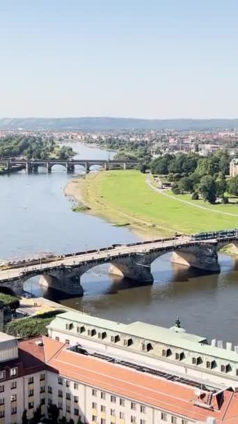 Όμορφη Ευρωπαϊκή Πόλη Γοτθική Αρχιτεκτονική Δρέσδη Γερμανία Κάθετη Βίντεο — Αρχείο Βίντεο