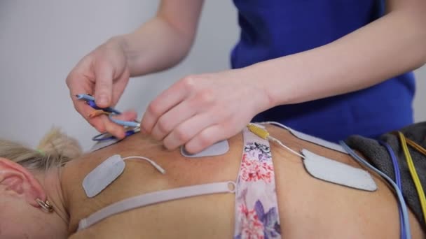 Elektrodová Stimulace Trénink Bolesti Zad Elektroterapie Léčba Páteře — Stock video