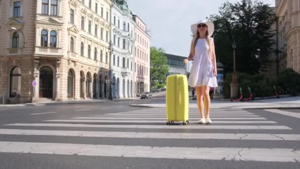 Woman Yellow Suitcase Heading Hotel Old Part European City Tourism — Stock Video