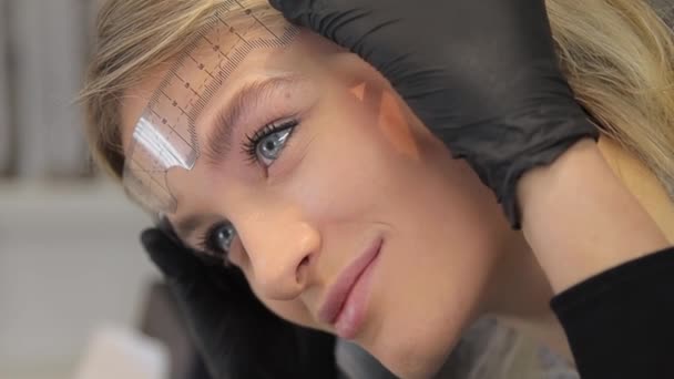 Mikroplu Patinaj Kalıcı Makyaj Kaş Dövmesi Usta Kalıcı Kaş Makyajı — Stok video