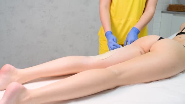 Cukr Epilace Péče Pokožku Tekutým Cukrem Nohou Postup Pro Odstranění — Stock video