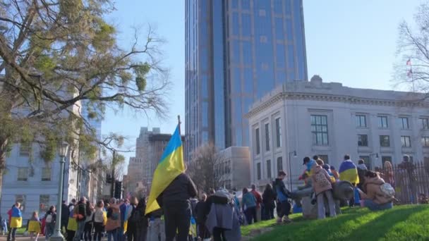 Raleigh Febrero 2024 Ucranianos Mitin Para Conmemorar Dos Años Invasión — Vídeos de Stock