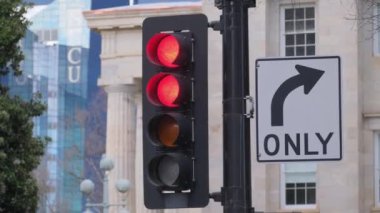 Amerika 'da trafik ışığı kırmızıdır..