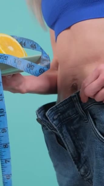 Detailní Záběr Atletky Oranžovýma Rukama Zdravé Stravování Dietní Koncept — Stock video