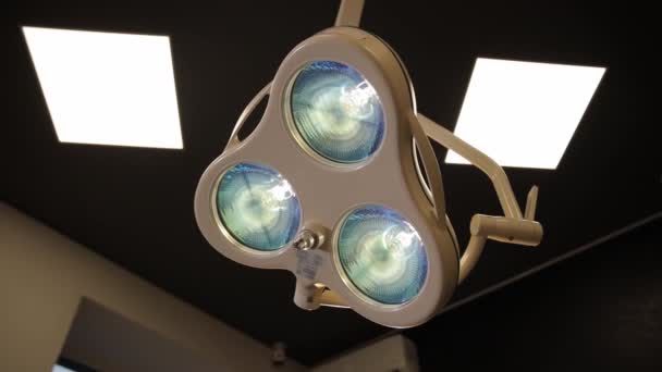 Close Lighting Operating Room Artificial Light Operations Spotlight Hospitals — Stock Video