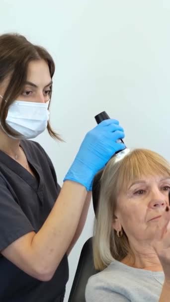 Woman Undergoes Hair Dye Health Check Salon Pandemic Masks Gloves — Stock Video