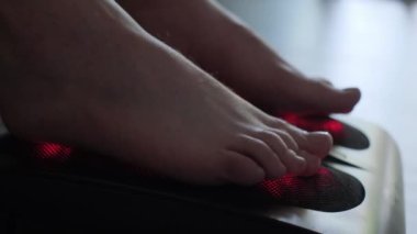 Isıtmalı ayak masajı aleti. Ayak hastalıklarının önlenmesi. Kapat..