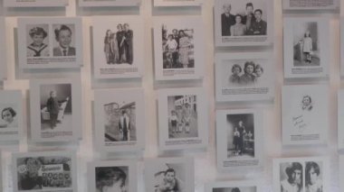 AUSCHWitZ BIRKENAU POLAND 01 05: 23: Toplama kampı kurbanları Alman Nazi toplama kamplarında fotoğraflar, ölü Yahudilerin eski fotoğrafları. Yüksek kalite 4k görüntü
