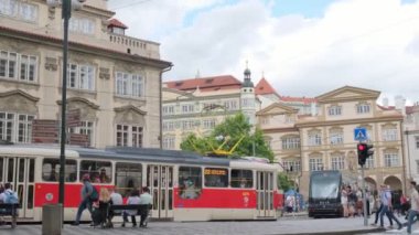 22 Eylül 2024 'te Çek Cumhuriyeti Prag' da Güzel Tarihi Mimari ve Tasarımlı Tramvay Taşımacılığı.