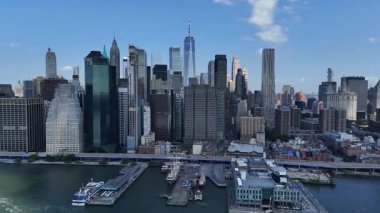 ABD 'nin New York şehrinin ikonik ve çarpıcı siluetini kusursuz bir şekilde yakalayan nefes kesici hava fotoğrafçılığı..