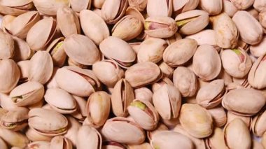 Kızarmış şam fıstığı, herhangi bir yemek temalı proje için mükemmel..