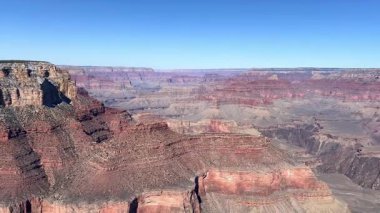 Büyük Kanyon 'un uçsuz bucaksız enginliğini ve eşsiz jeolojik özelliklerini gözler önüne seren çarpıcı hava görüntüleri..