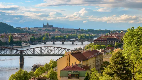 Prag 'da Alacakaranlık: Vyehrad' tan Görüntü