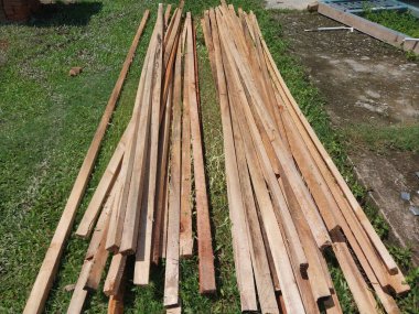 Tahtalardan beton döküm biçimlendirme ve dolken ile desteklenen slooflar, kirişler, sütunlar, bina zemin plakaları çiftleri için