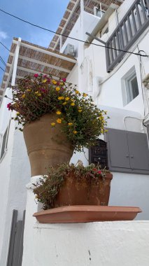 Tipik mimari, ada adasının caddeleri. Akdeniz 'in kuzeyindeki Akdeniz şehri..