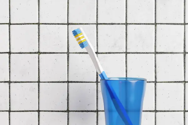 Зубна Щітка Блакитній Прозорій Чашці Перед Брудною Білою Плиткою Ілюстрація — стокове фото