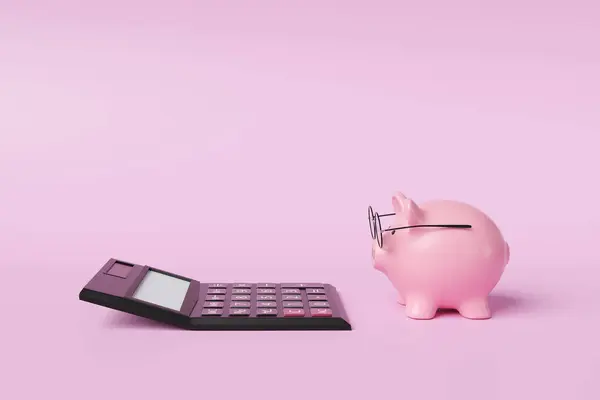 Pink Piggy Bank Mengenakan Kacamata Depan Kalkulator Hitam Latar Belakang — Stok Foto