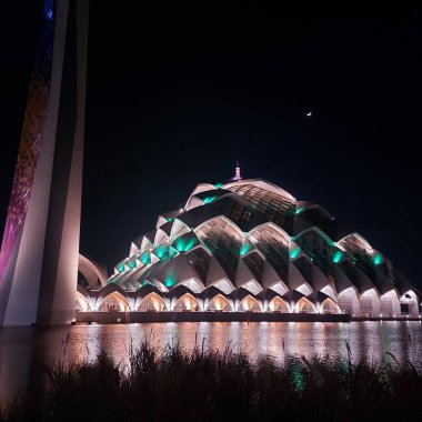 Al Jabbar Cami Bandung Gecesi