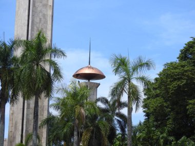 Sabilal Muhtaditn Büyük Camii Banjarmasin 'de paratoner kulesi.