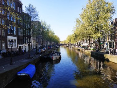 Amsterdam, Hollanda 'daki güzel amstel nehri 