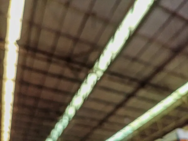 Alışveriş merkezindeki ışığın bulanık arkaplanı