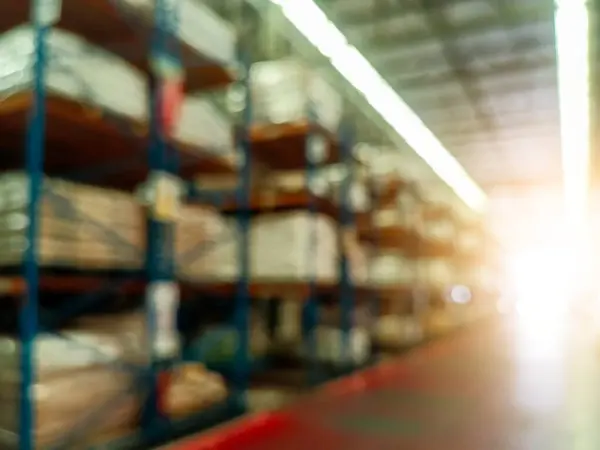 Lojistik geçmiş için Depo stoklarının bulanık arka planı, iyi ithalat ve ihracat için küresel iş, stok depolama endüstriyel dağıtım, lojistik fabrikası