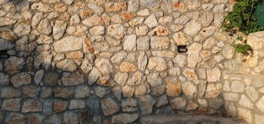 rustik taş dokusu ve güneş ışığı