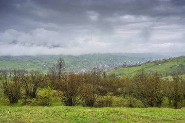 Karpat Dağları 'ndaki Ukrayna manzarası