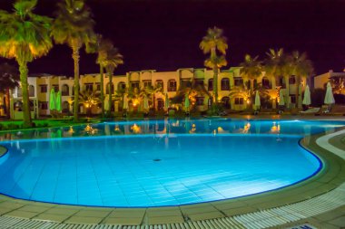 Mısır turist ve güzel bir ülkedir.