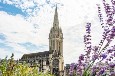 Normandiya 'dan Caen' e git.