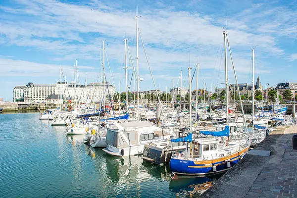 Normandiya 'nın Treville ve Deauville kasabaları