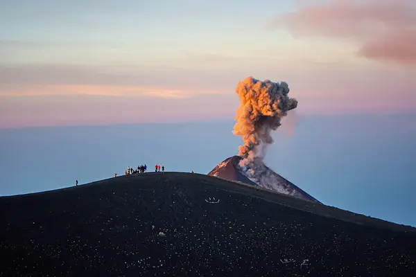 Guatemala 'da aktif volkan Fuego