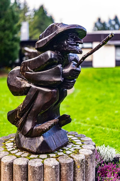 Parktaki cadı.